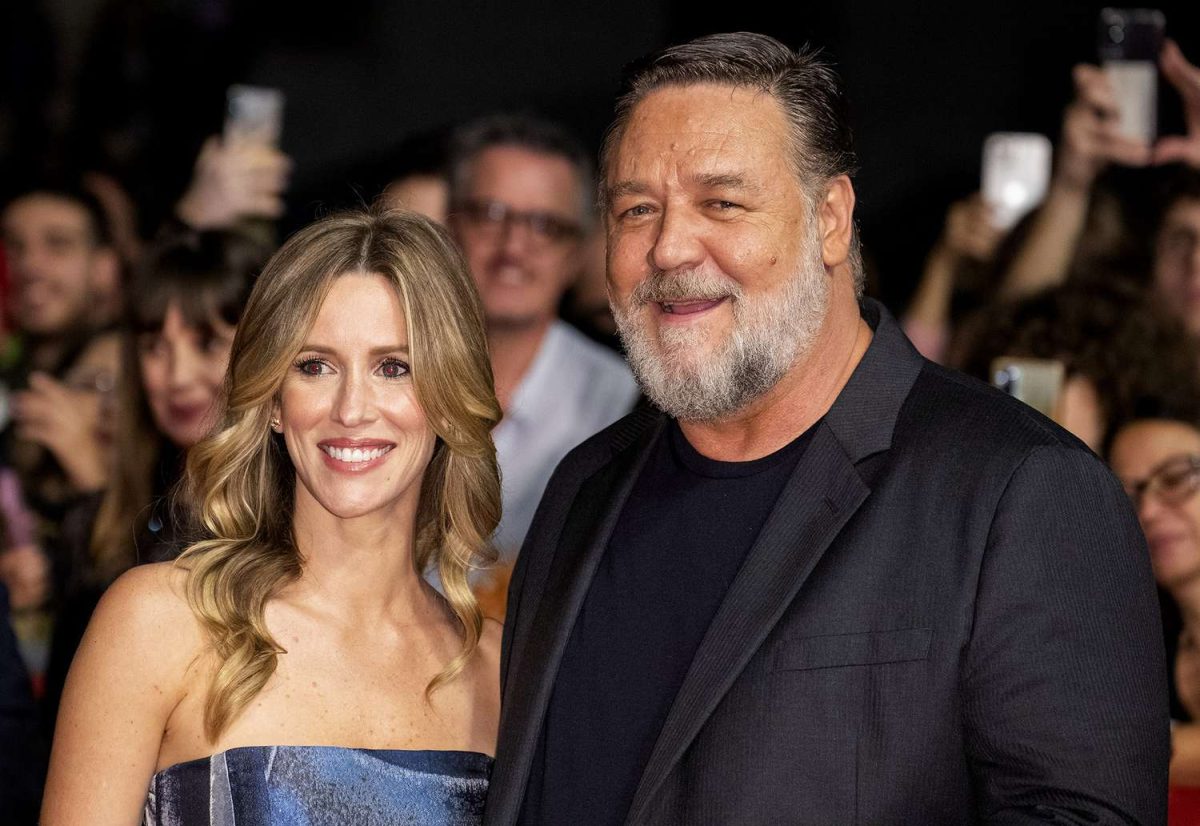 Russell Crowe Net Worth: His Age, Family Life, and Height - English Loom